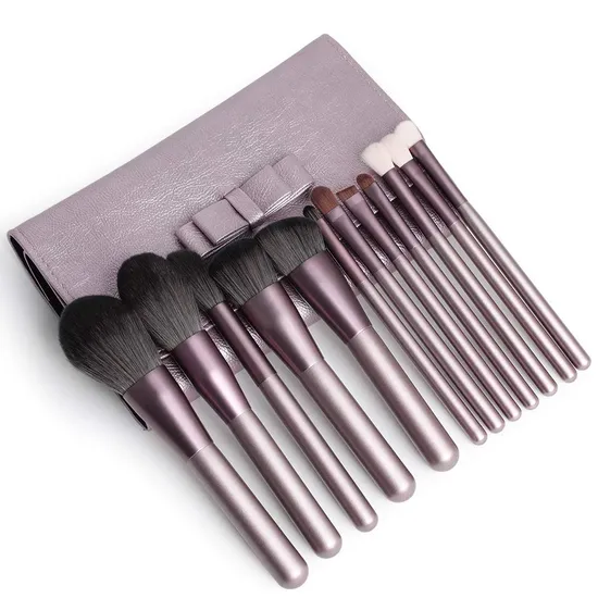 Nuovo arrivo Pennelli per cosmetici 12 pezzi Set di pennelli per trucco professionali in setole sintetiche per fondotinta, cipria e ombretto